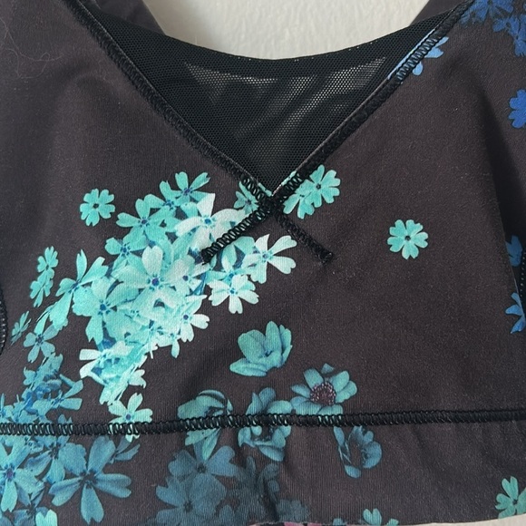 Rare! Lululemon In a Flash sports bra petal pop multi 4 - Picture 4 of 7
